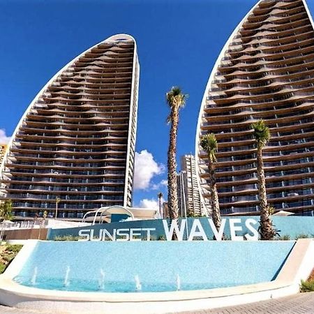 Apartamentos Sunset Waves By Sonneil Rentals Бенидорм Екстериор снимка